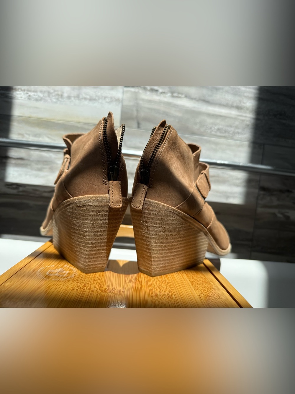 W’s 11 Eileen Fisher Tan Ankle Booties with Velcro Side Strap - Picture 3 of 9